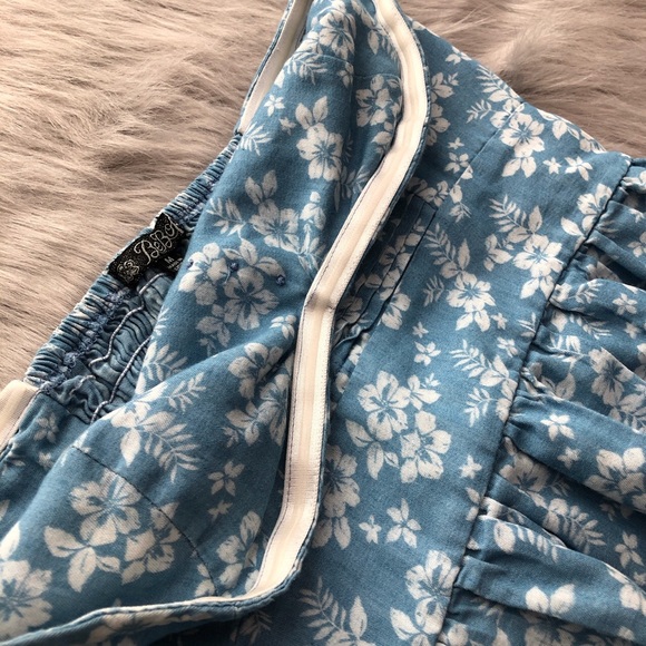 3/$30 ALL ITEMS WILL BE GONE BEFORE HOLIDAY AND NEGOTIABLE/BUY NOW! Floral Dress - Picture 4 of 4